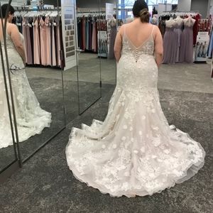 Oleg Cassini 3D floral ballerina wedding dress NWT